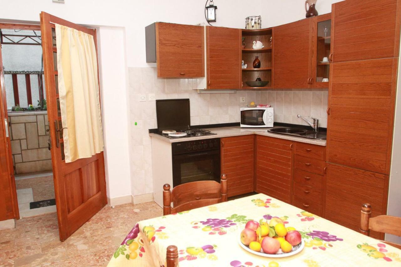 Raos Iva Apartment Trogir Bagian luar foto